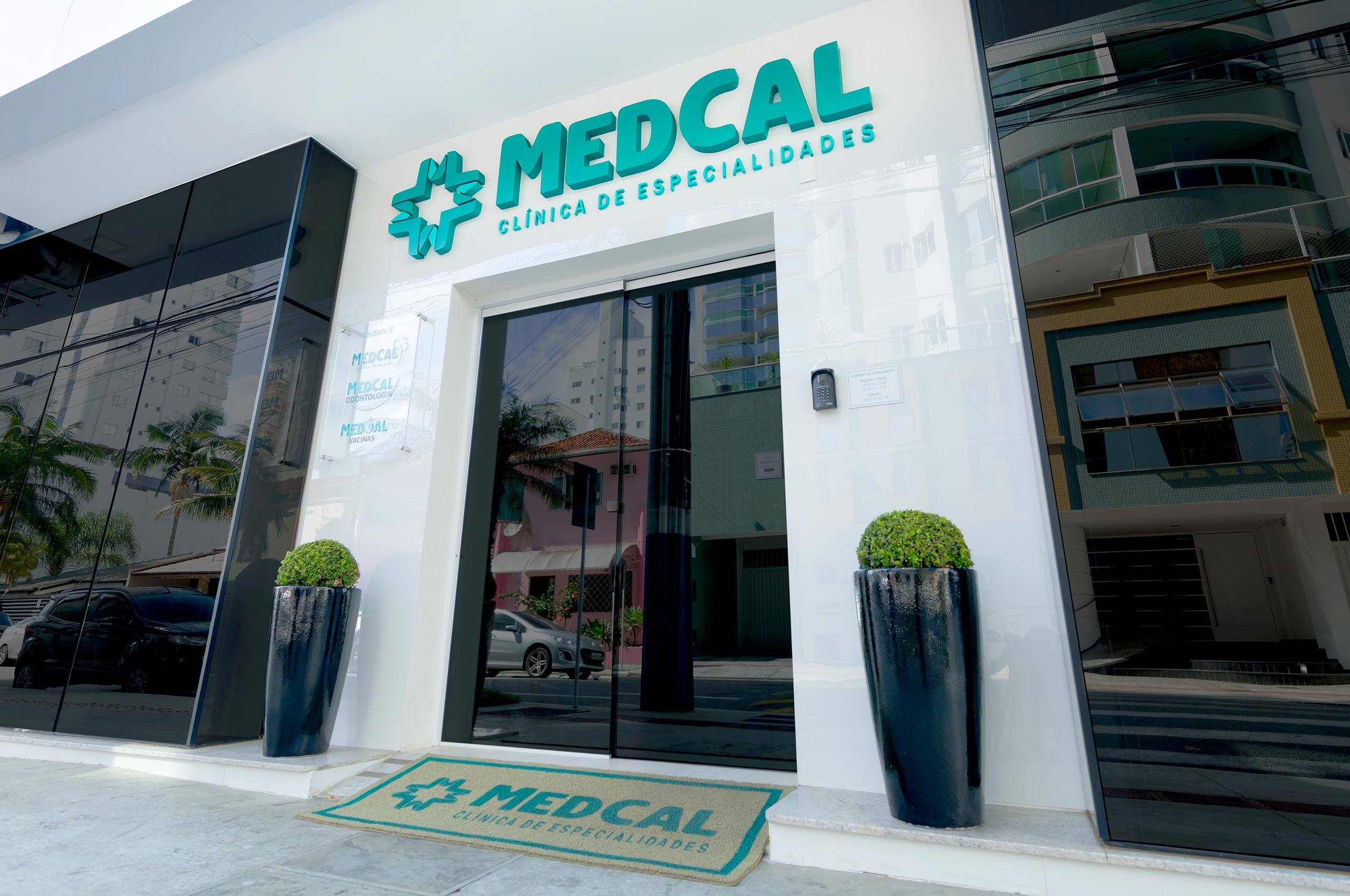 (c) Medcal.com.br